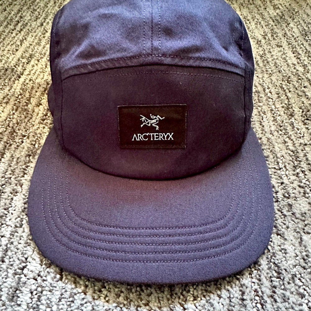 Mens Arc’teryx 5 panel hat
